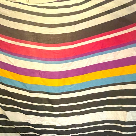 NWOT Women’s Banana Republic Bright Stripe Scarf/Wrap - Picture 4 of 4